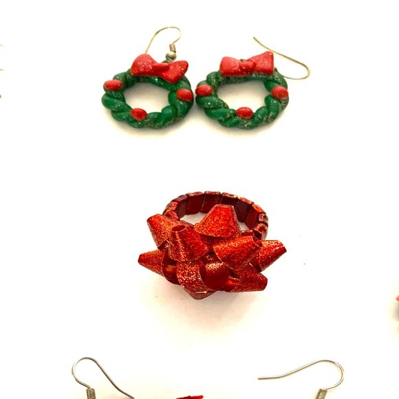 Lot of 7 Vintage Costume Jewelry Pieces - Christmas Pins, Earrings, Ring - Picture 6 of 11